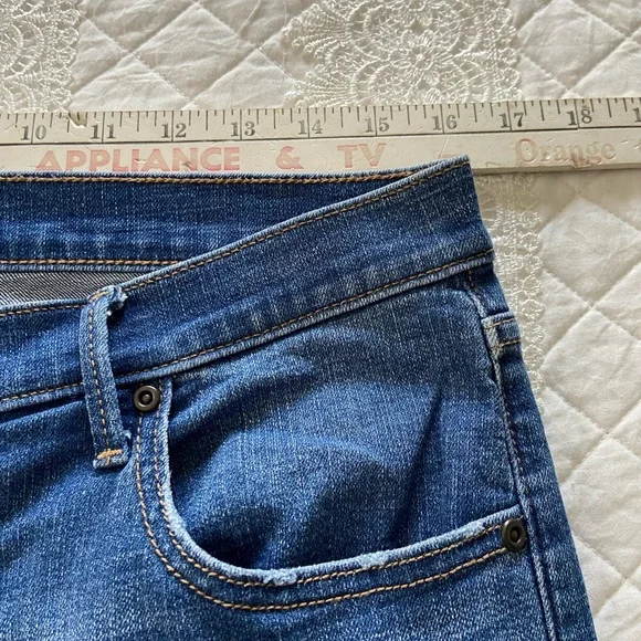 Sonoma Girlfriend Jeans Medium Wash Distressing and Holes Mid Rise Size 8 - Picture 11 of 13